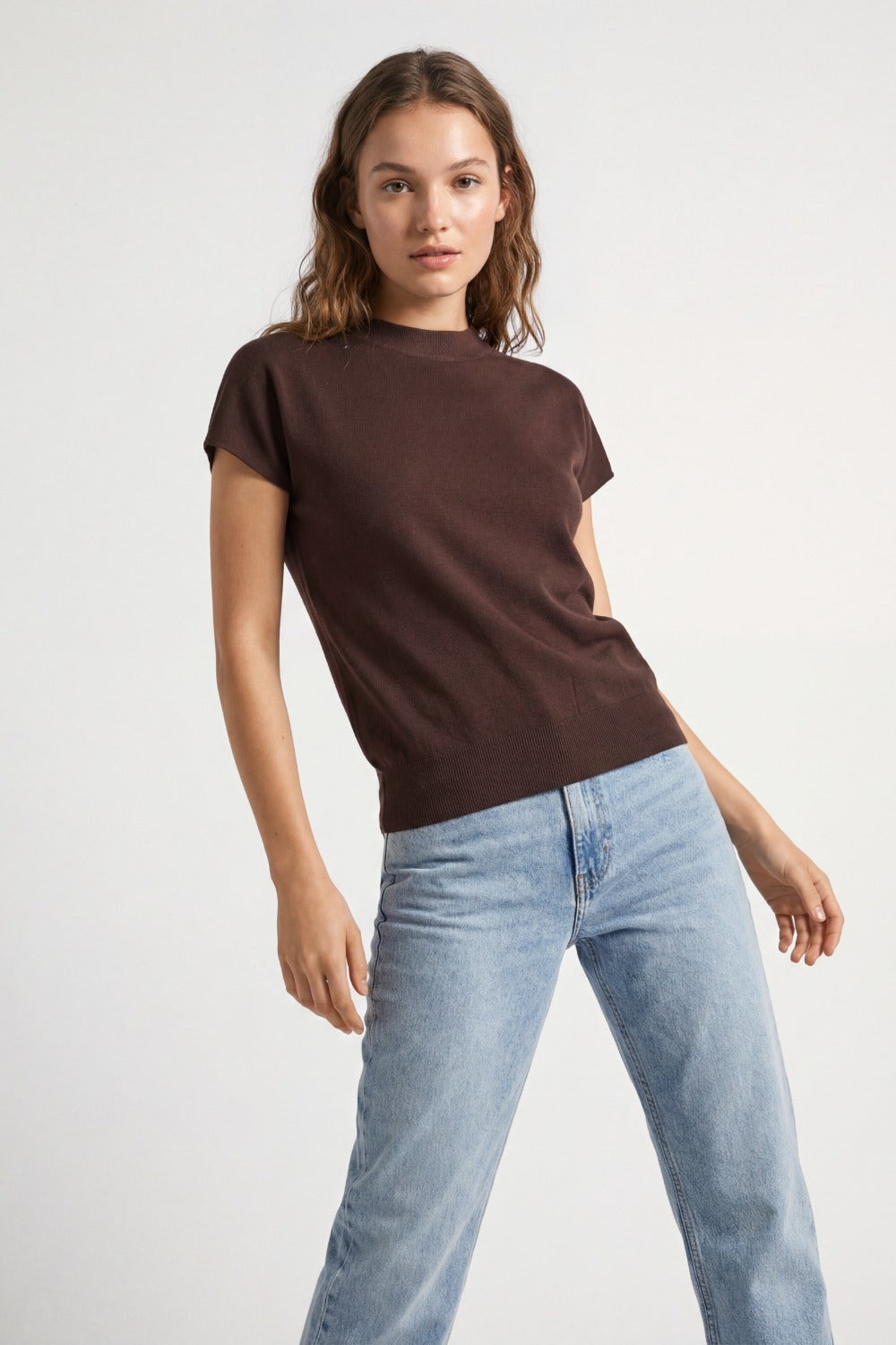 Brown turtleneck sweater with fitted short sleeves - Jumpers