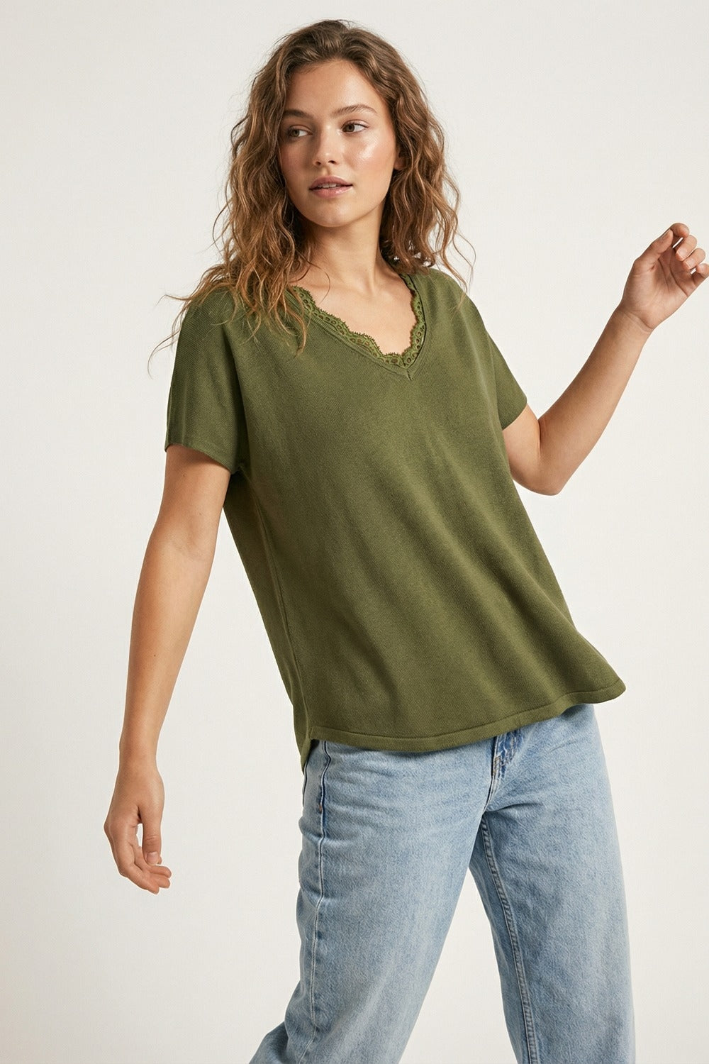 Fine and soft knit sweater with V-neck and lace trim in khaki