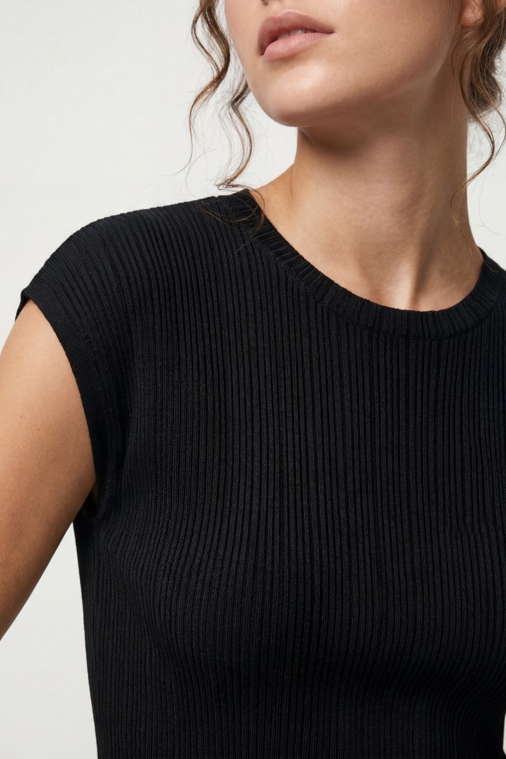 Black fine Ribbed Knit Sleeveless Top