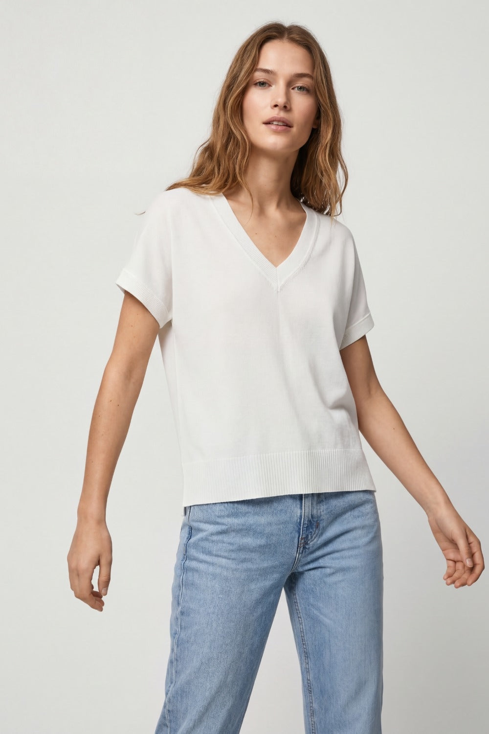 V-Neck Short Sleeve fine Knit sweater in white color - Jumpers