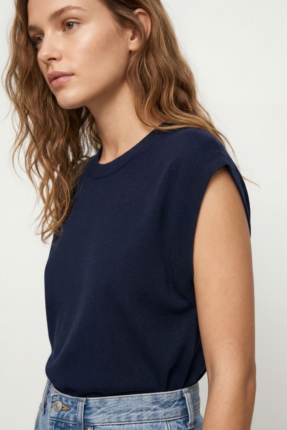 Lightweight Knit sweater with Wide Ribbed Waistband in navy