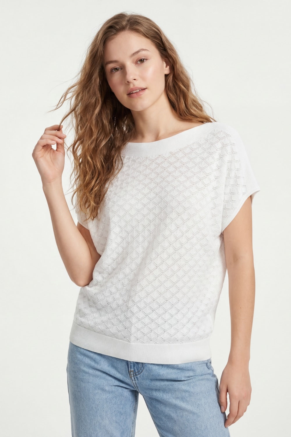 White Textured Knit Sweater with Diamond Pattern