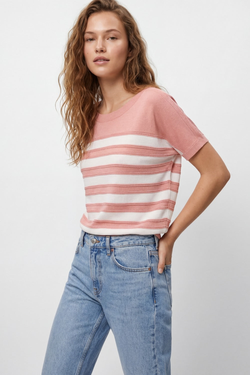Striped fine Knit Short Sleeve sweater in pink