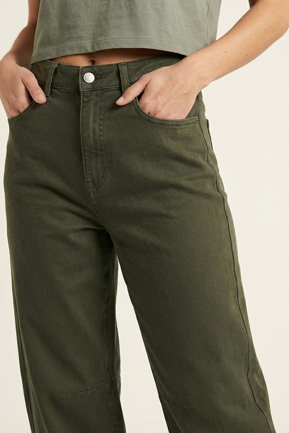 Comfortable stretch jeans with barrel leg in dark green