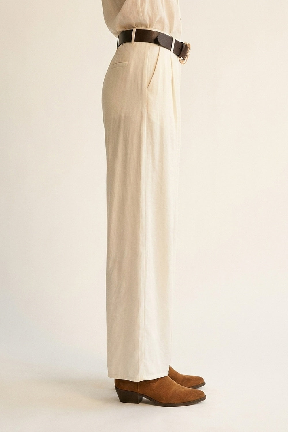 Extra-wide pants in a lightweight and shiny fabric - trousers