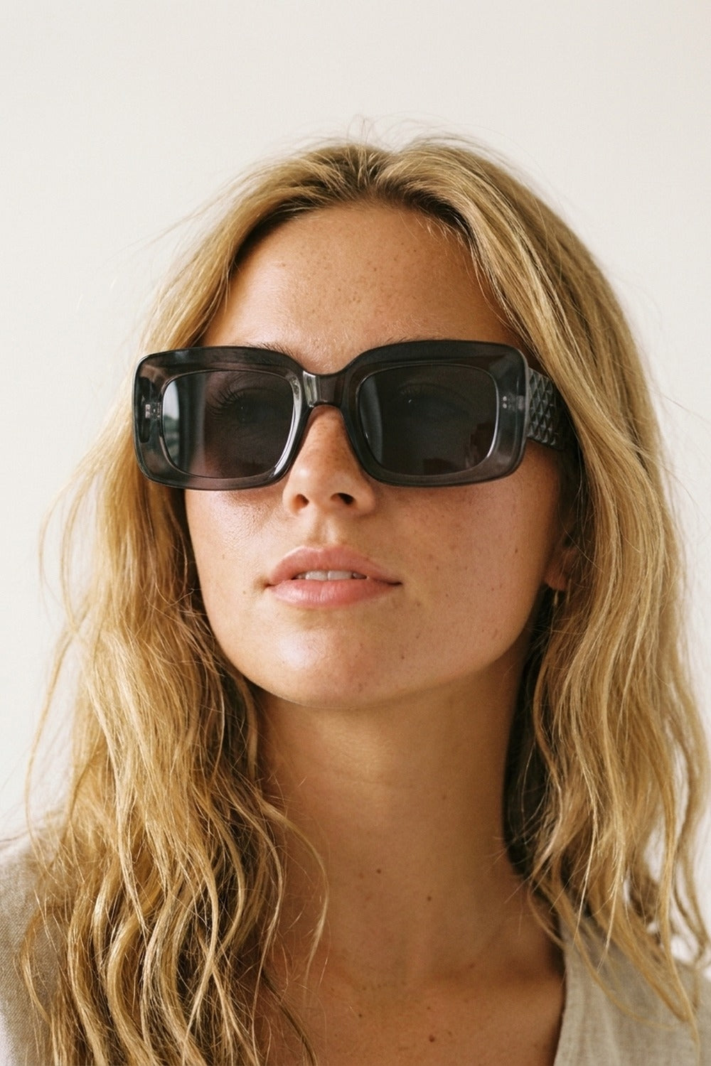 Oversized Rectangular Sunglasses in vintage in grey