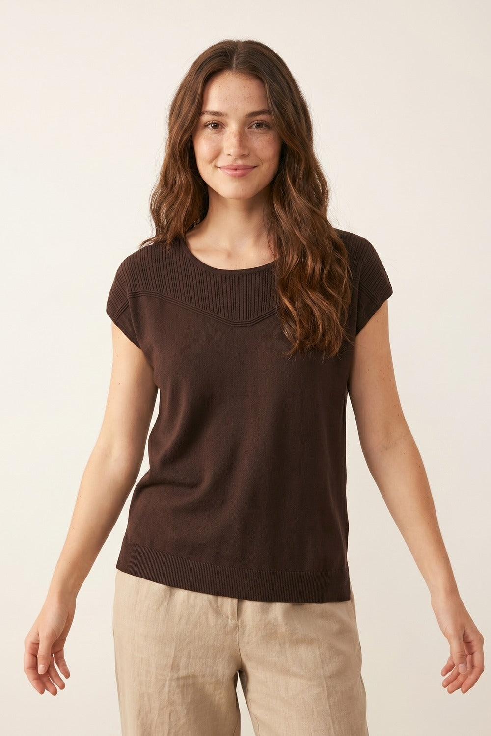Brown Knit Cap Sleeve Pullover Top with Ribbed Detail