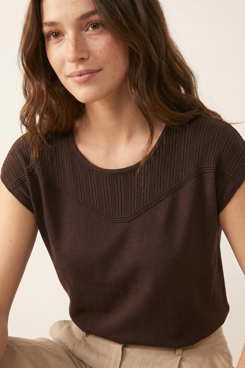 Brown Knit Cap Sleeve Pullover Top with Ribbed Detail