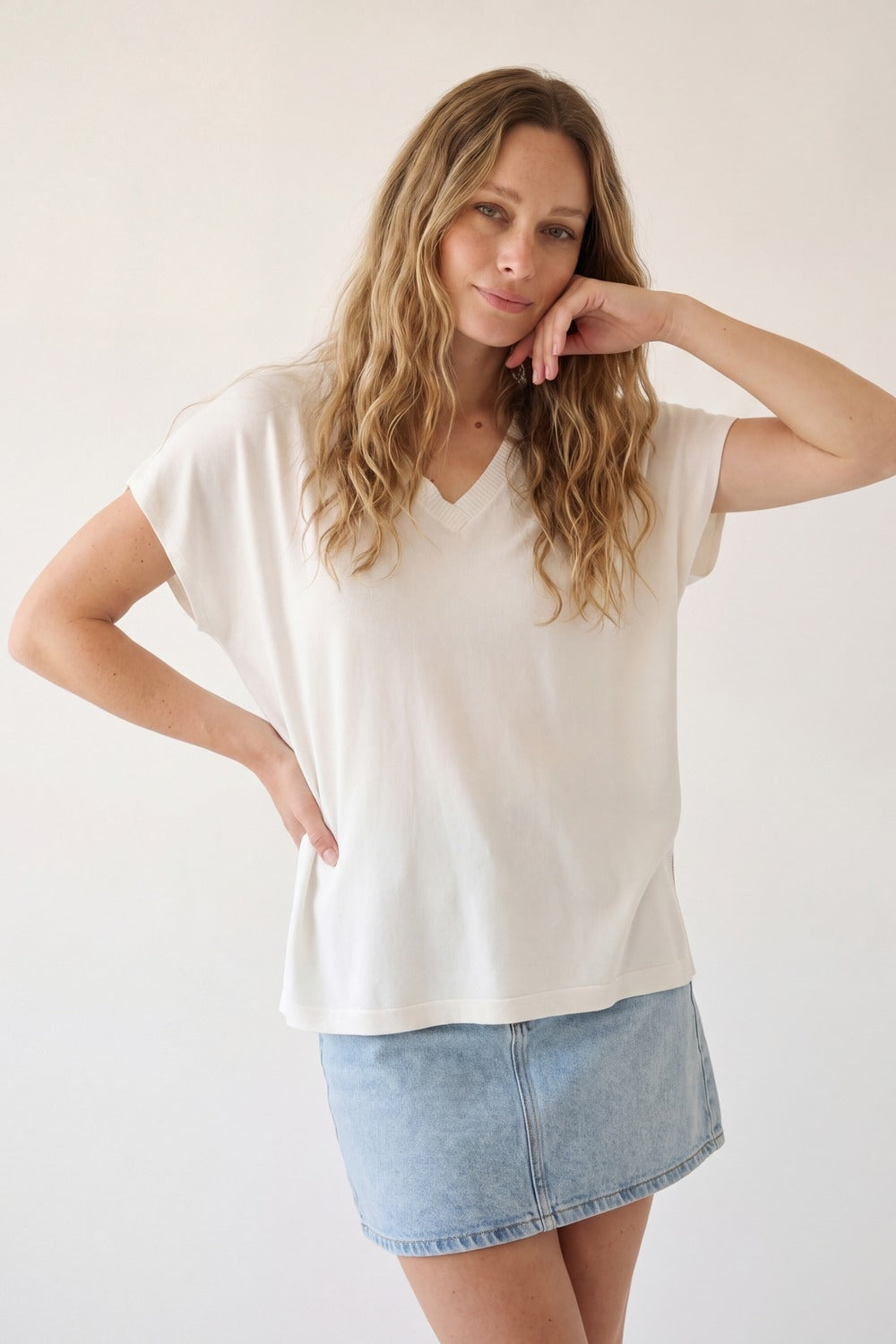 White V-Neck Relaxed Fit Short Sleeve sweater