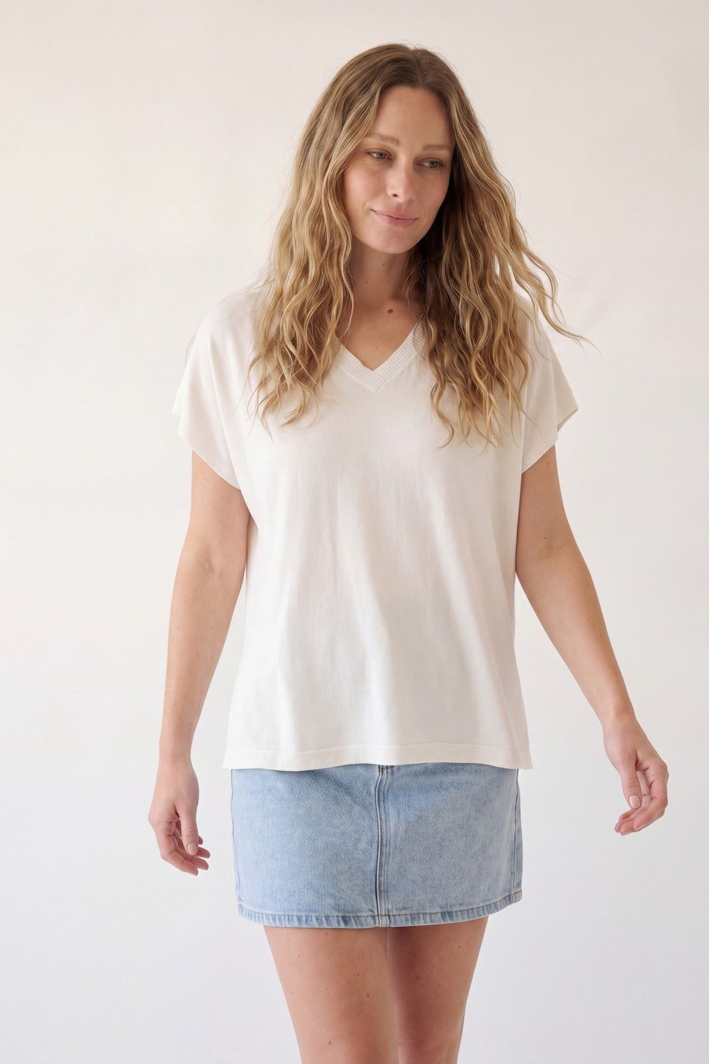 White V-Neck Relaxed Fit Short Sleeve sweater