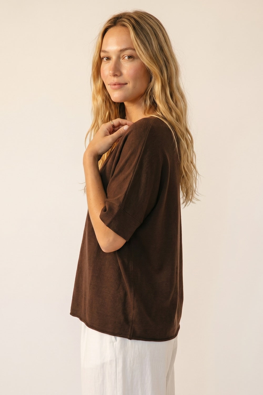 Brown Relaxed V-Neck Knit Top with Short Sleeves