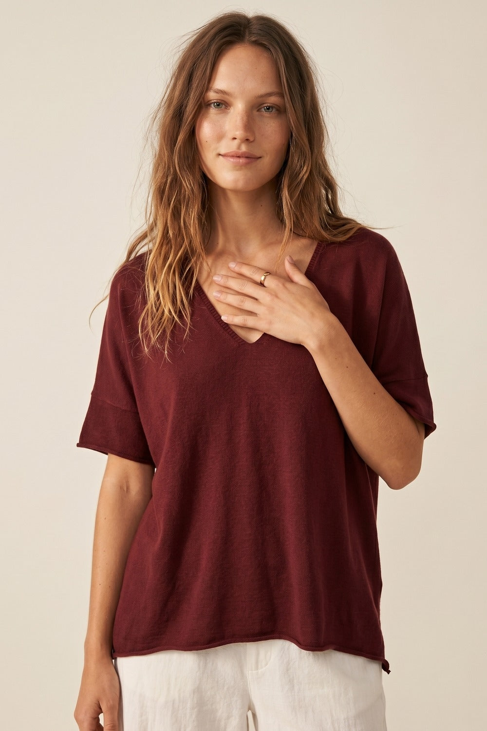 Burgundy Relaxed V-Neck Short Sleeve Knit Top