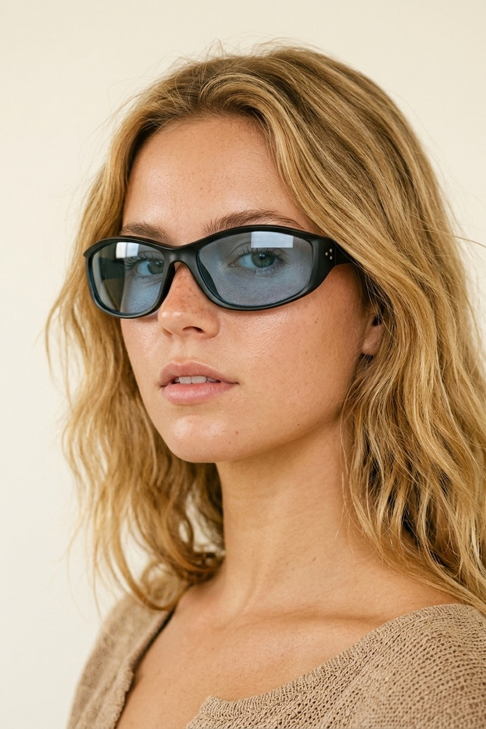 Black Oval Frame Blue Lens Classic Retro Sunglasses