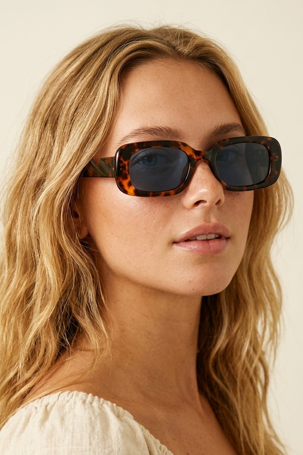 Brown Tortoiseshell Pattern Rectangle Frame Classic Sunglasses
