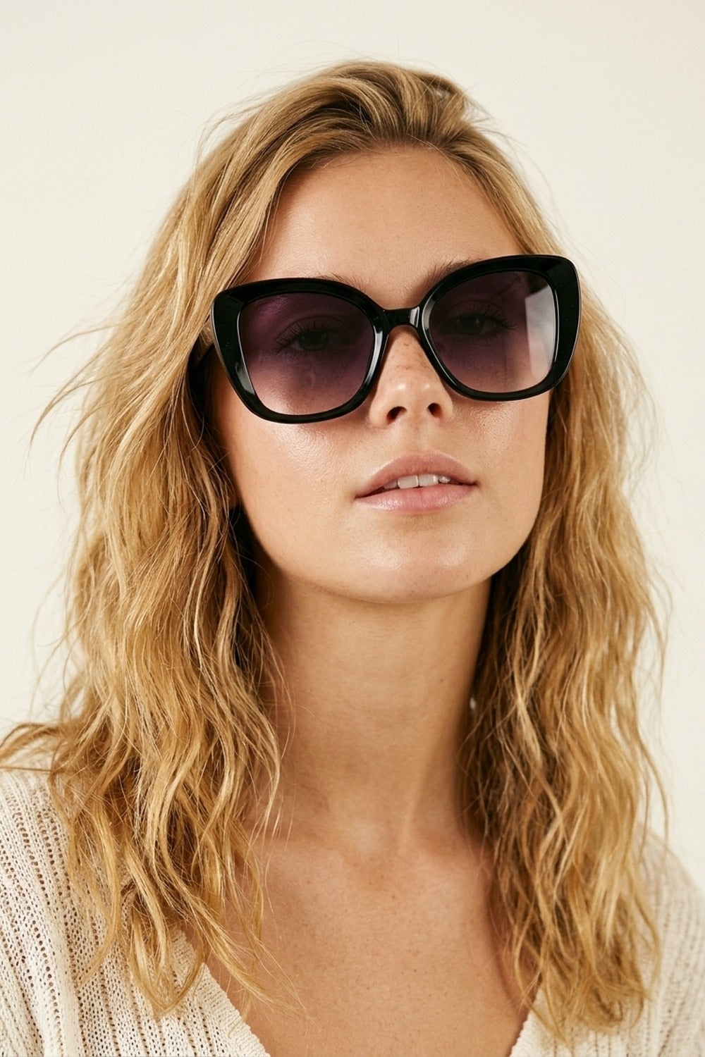 Black Oversize Cat Eye Gradient Lens Fashion Sunglasses