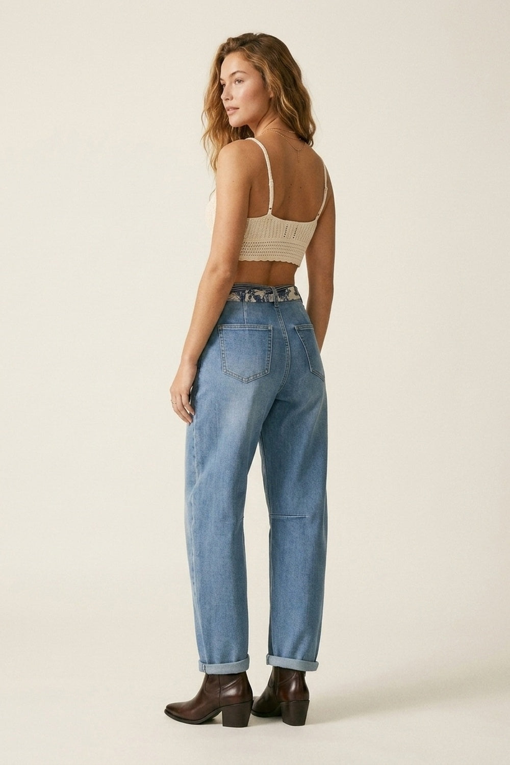Light Wash Barrel Leg Jeans With Knee Seam Detail - Denim