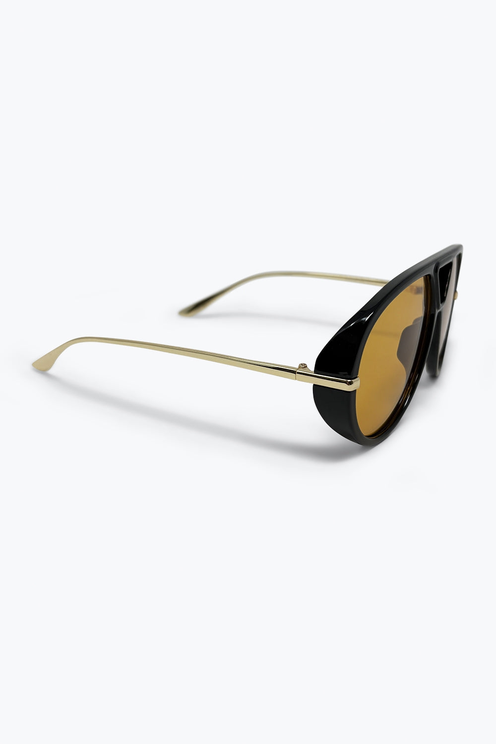 Black Oversize Aviator Frame Gold Trim Amber Lens Sunglasses