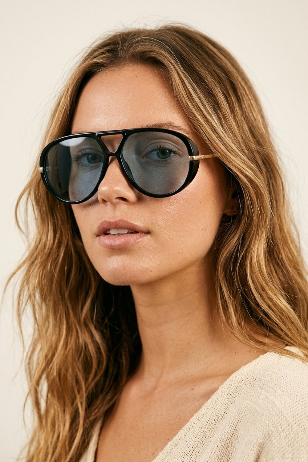 Black Oversize Aviator Frame Blue Gradient Lens Sunglasses