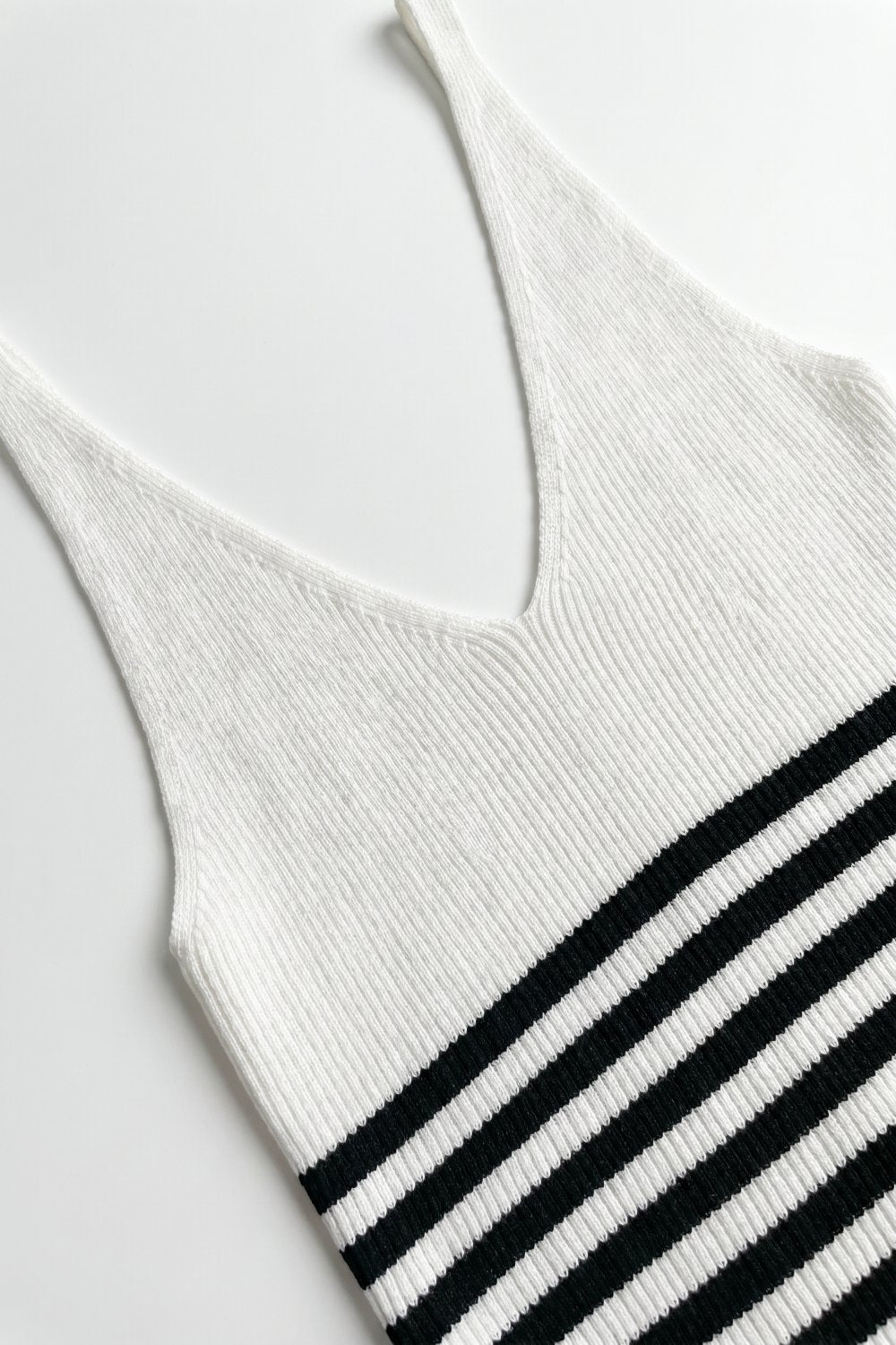 White Stripe Ribbed Knit V-Neck Fitted Tank Top