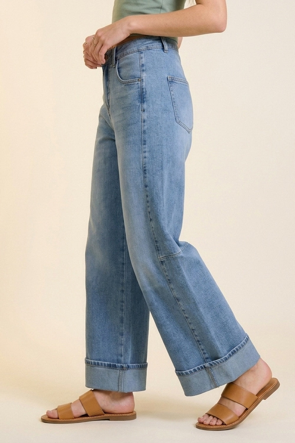 Jean large en denim délavé bleu à revers style barrel