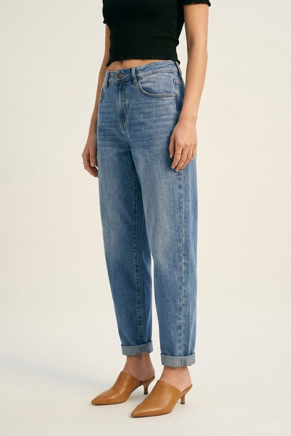 High-Waist Slouchy Balloon Jeans in Light Wash Denim - Denim