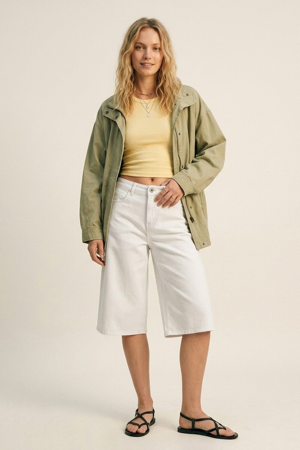 Wide-Leg Cropped knee-length Denim bermuda Shorts in white - trousers