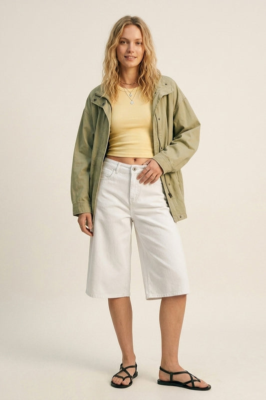 Wide-Leg Cropped knee-length Denim bermuda Shorts in white - trousers