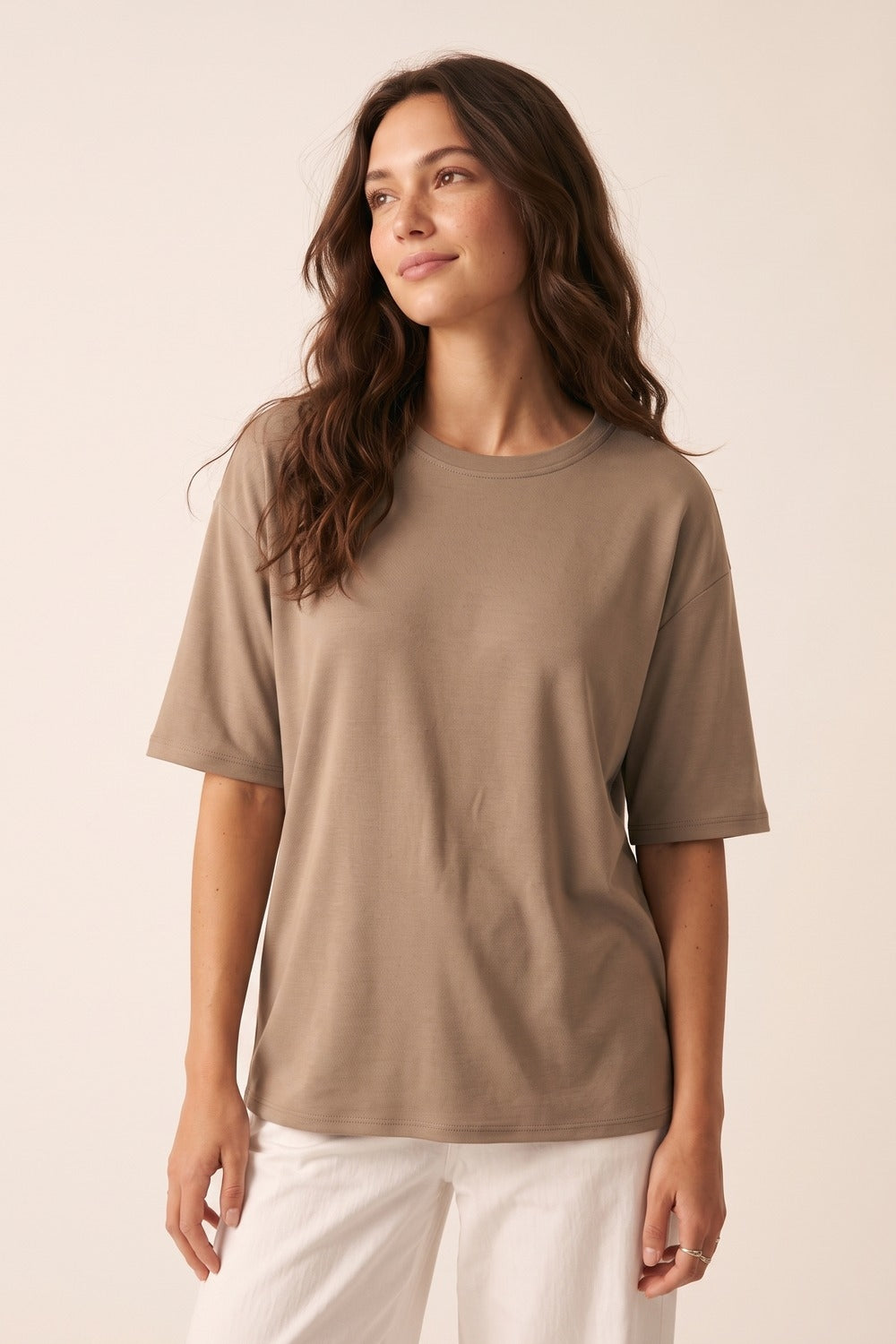 Relaxed Fit Basic Crewneck sweatshirt in camel -