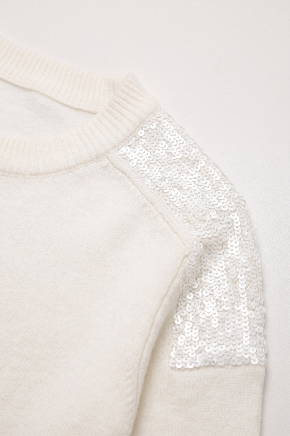 White Long Sleeves Sweater With Sequins on The Shoulders - Jumpers