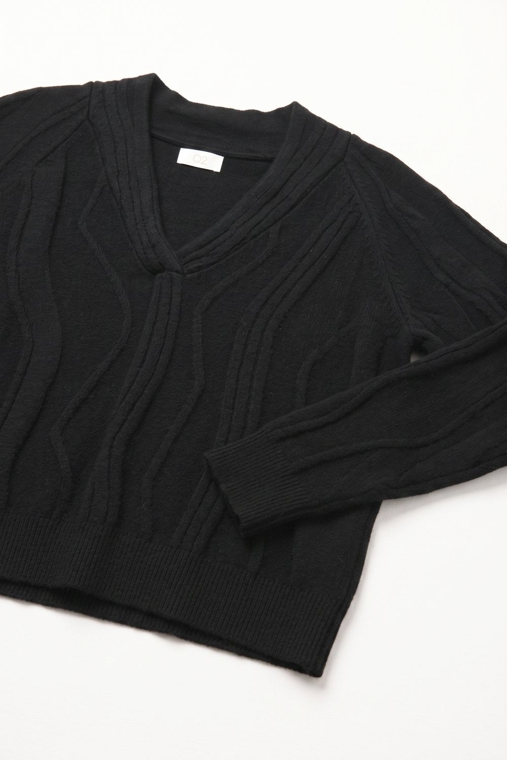 Textured Wave-Knit V-Neck Sweater in black - jumper