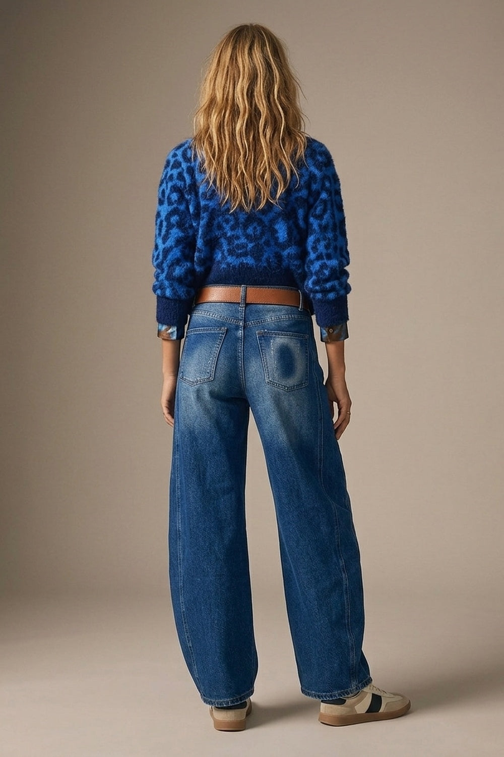 jeans with two side seams and balloon effect - Jeans