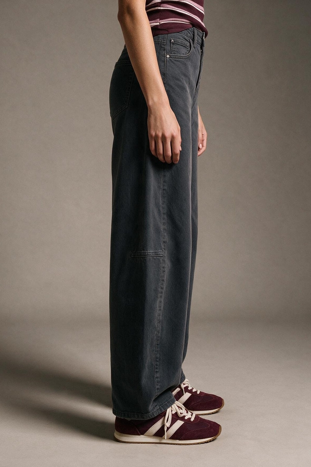 Grey Wide-Leg Pants in Barrel Style with side seam - trousers
