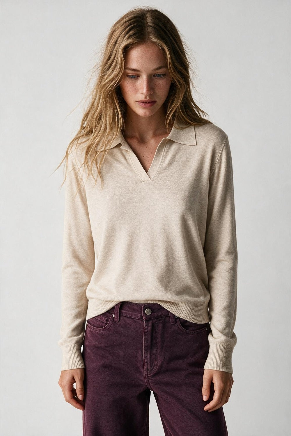 Knitted polo collar with V-neckline no button placket in cream - Polos