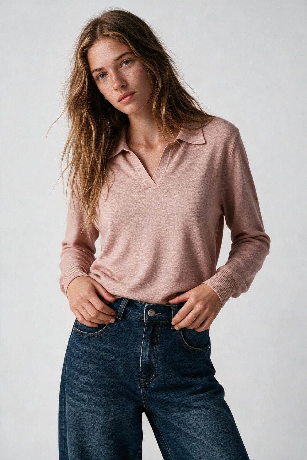Knitted polo collar with V-neckline no button placket in old pink - Polos