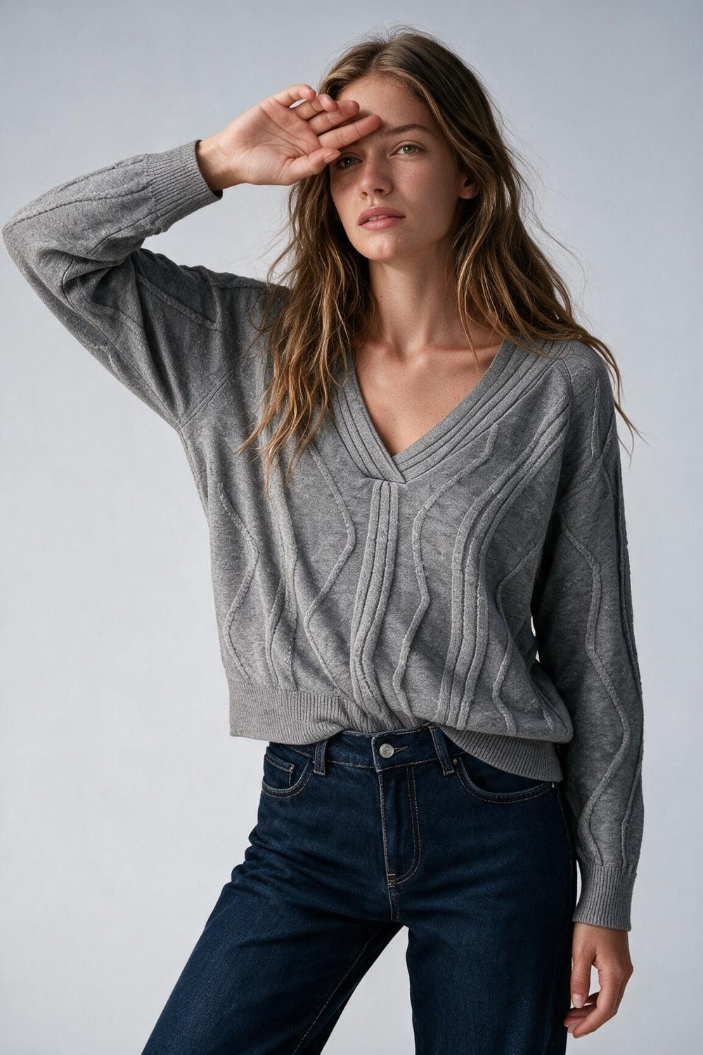 Camisola com decote em V em malha canelada texturizada cinzenta
