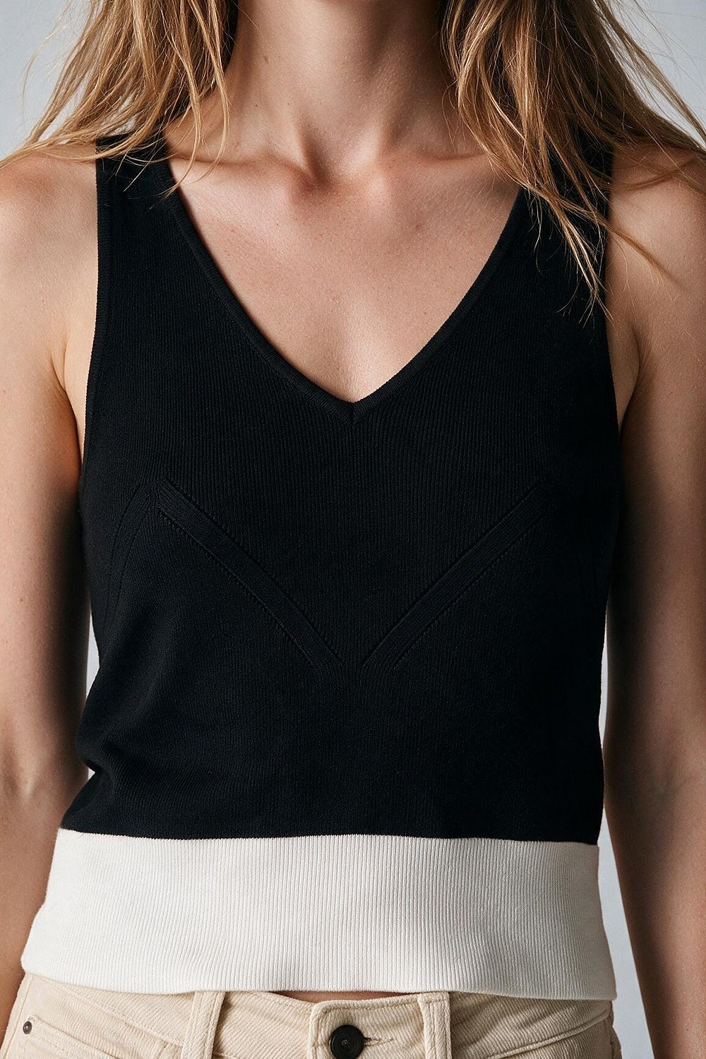 Black Ribbed Knit Contrast Hem V-Neck Cropped Tank Top - Tops
