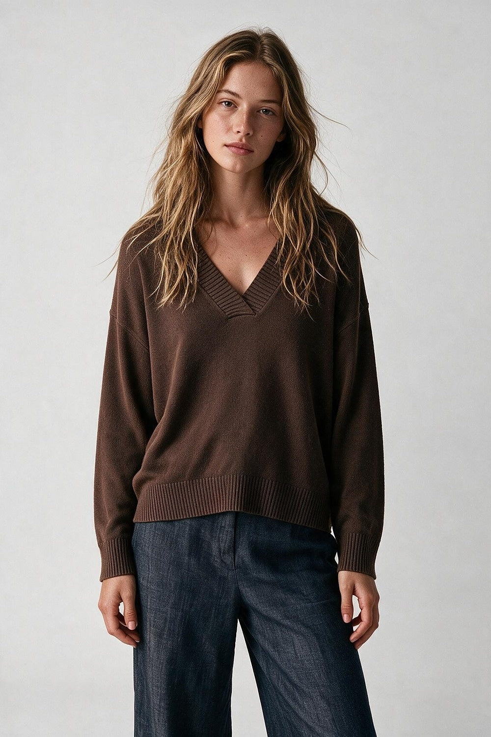 brown warm Knit wide V-Neck jumper - Jumpers