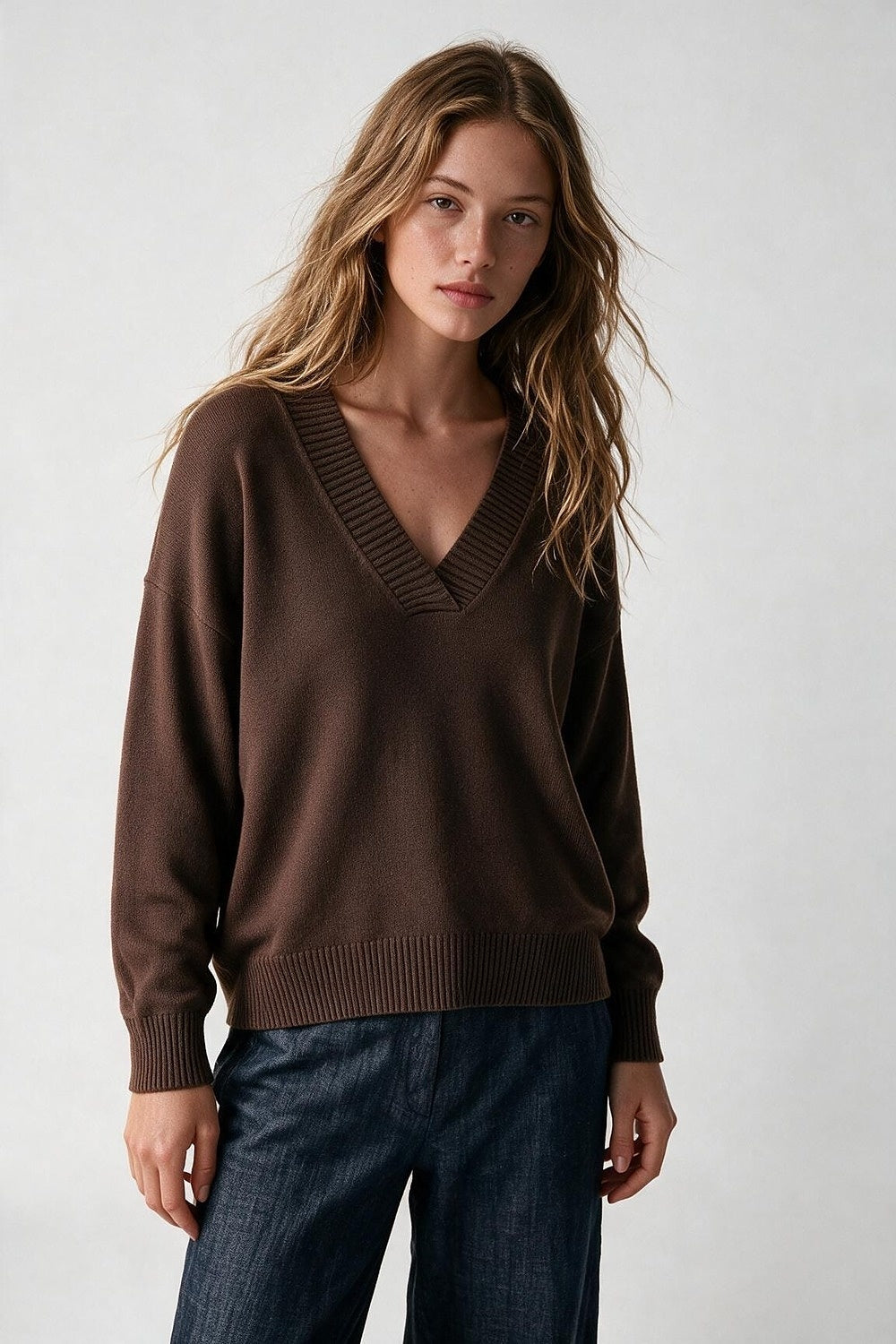 brown warm Knit wide V-Neck jumper - Jumpers