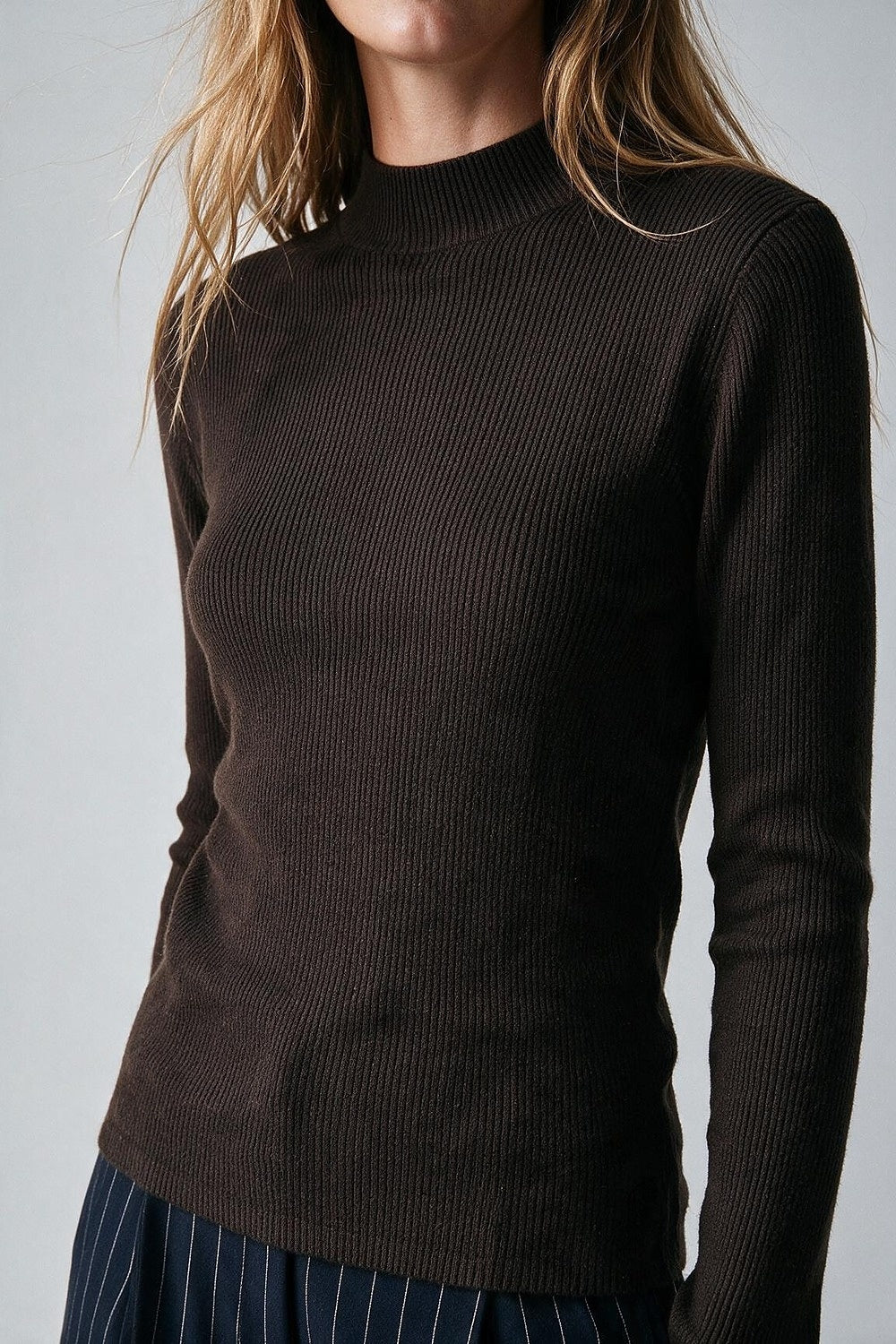 Fine Ribbed Merino Wool Sweater in brown with Mock neck - Jumpers