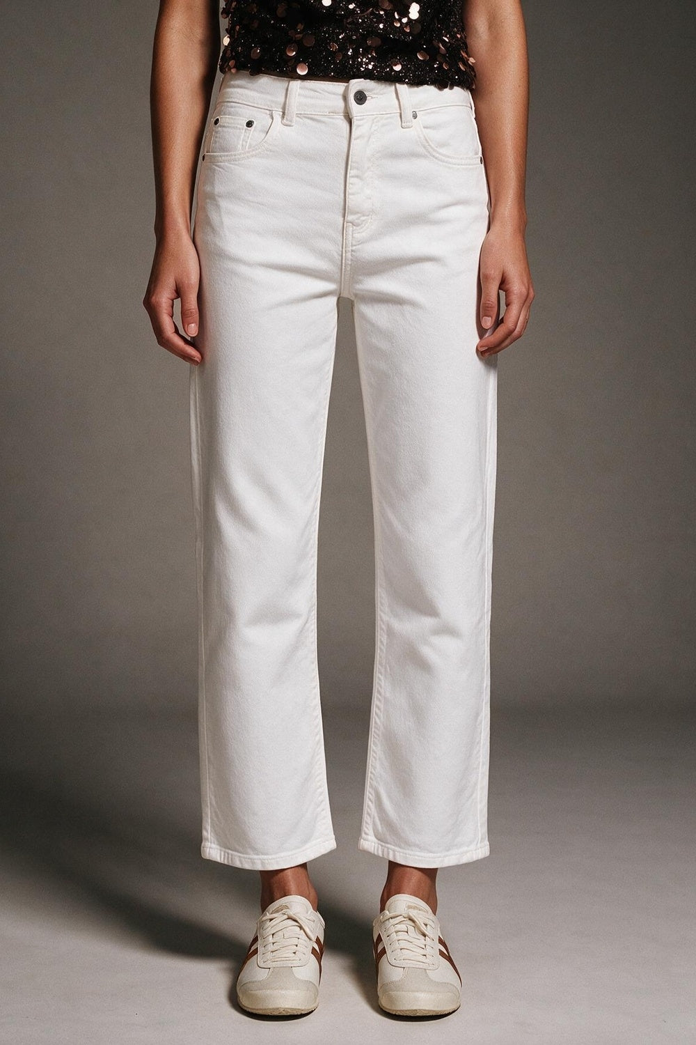 Straight leg ankle grazer jeans in white - Jeans