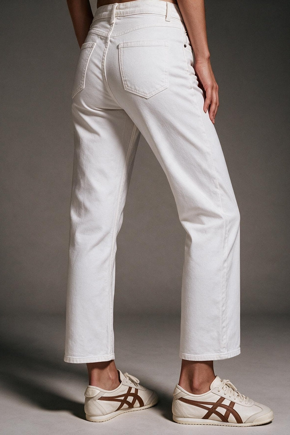 Straight leg ankle grazer jeans in white - Jeans