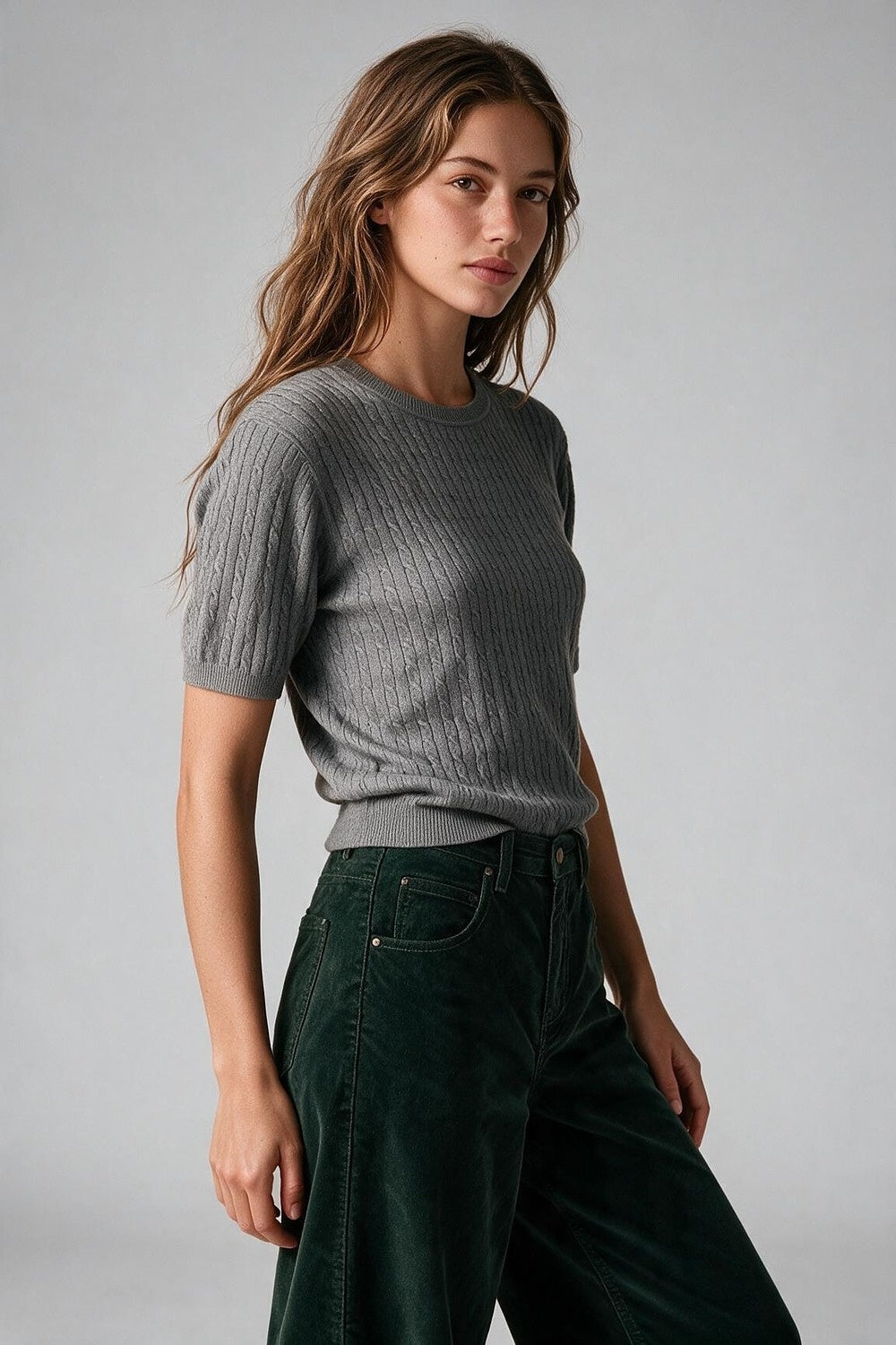Short-sleeve sweater in gray knit with ribbed edge - Tops