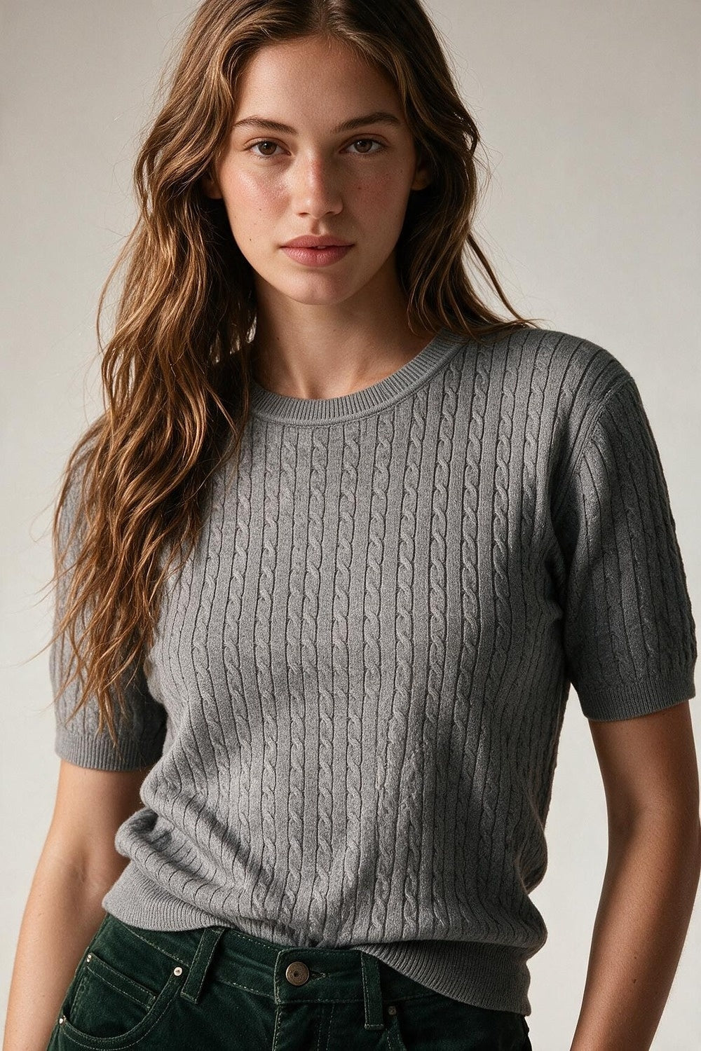 Short-sleeve sweater in gray knit with ribbed edge - Tops