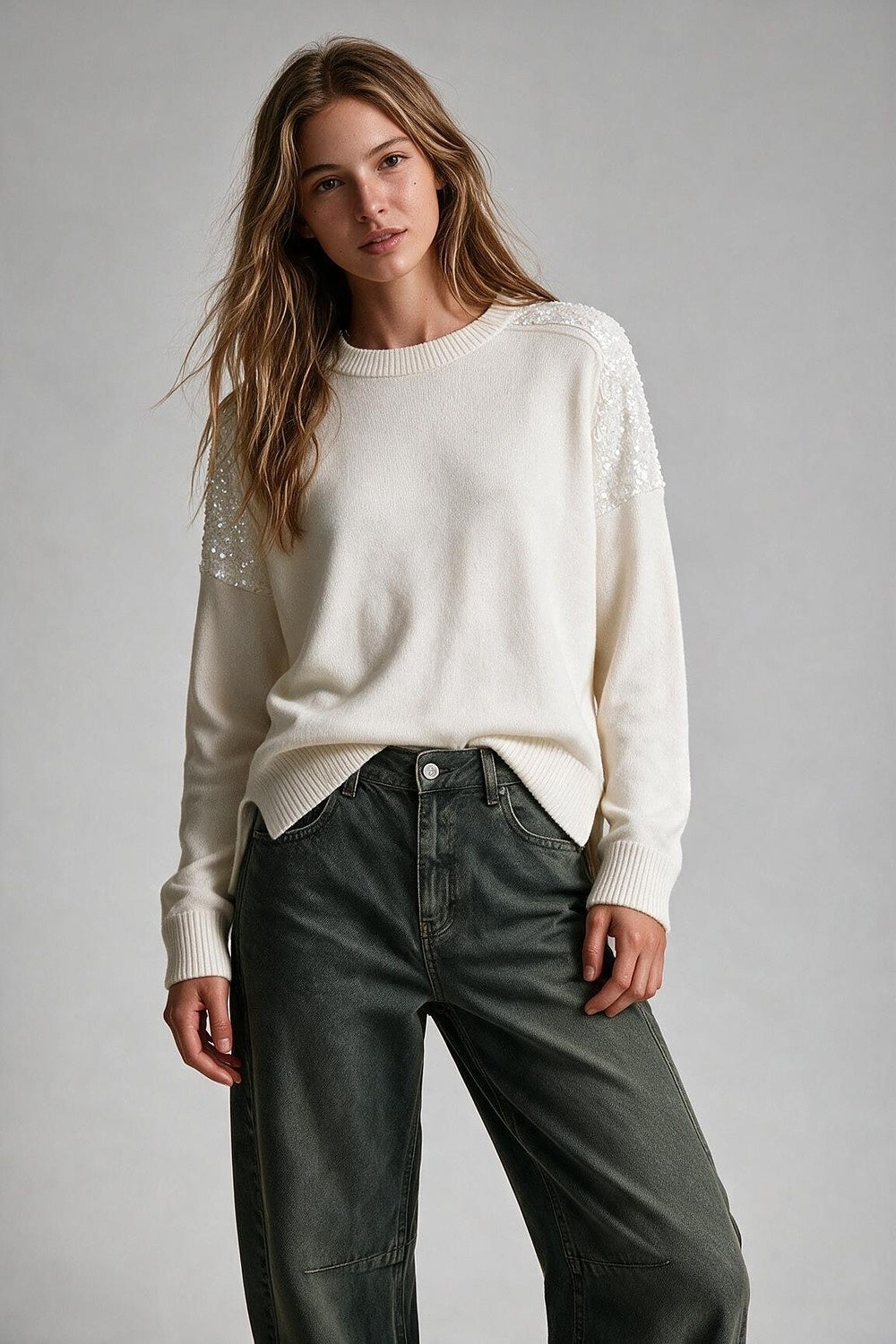 White Long Sleeves Sweater With Sequins on The Shoulders - Jumpers
