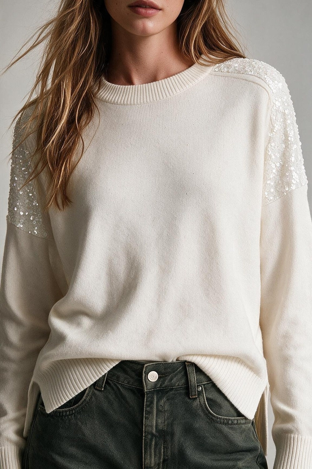 White Long Sleeves Sweater With Sequins on The Shoulders - Jumpers