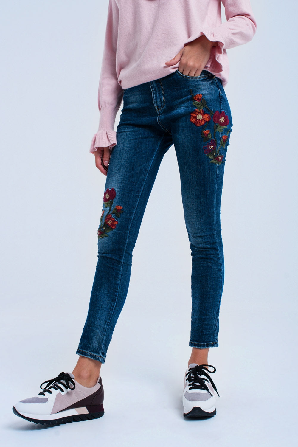 Skinny jeans with flowers