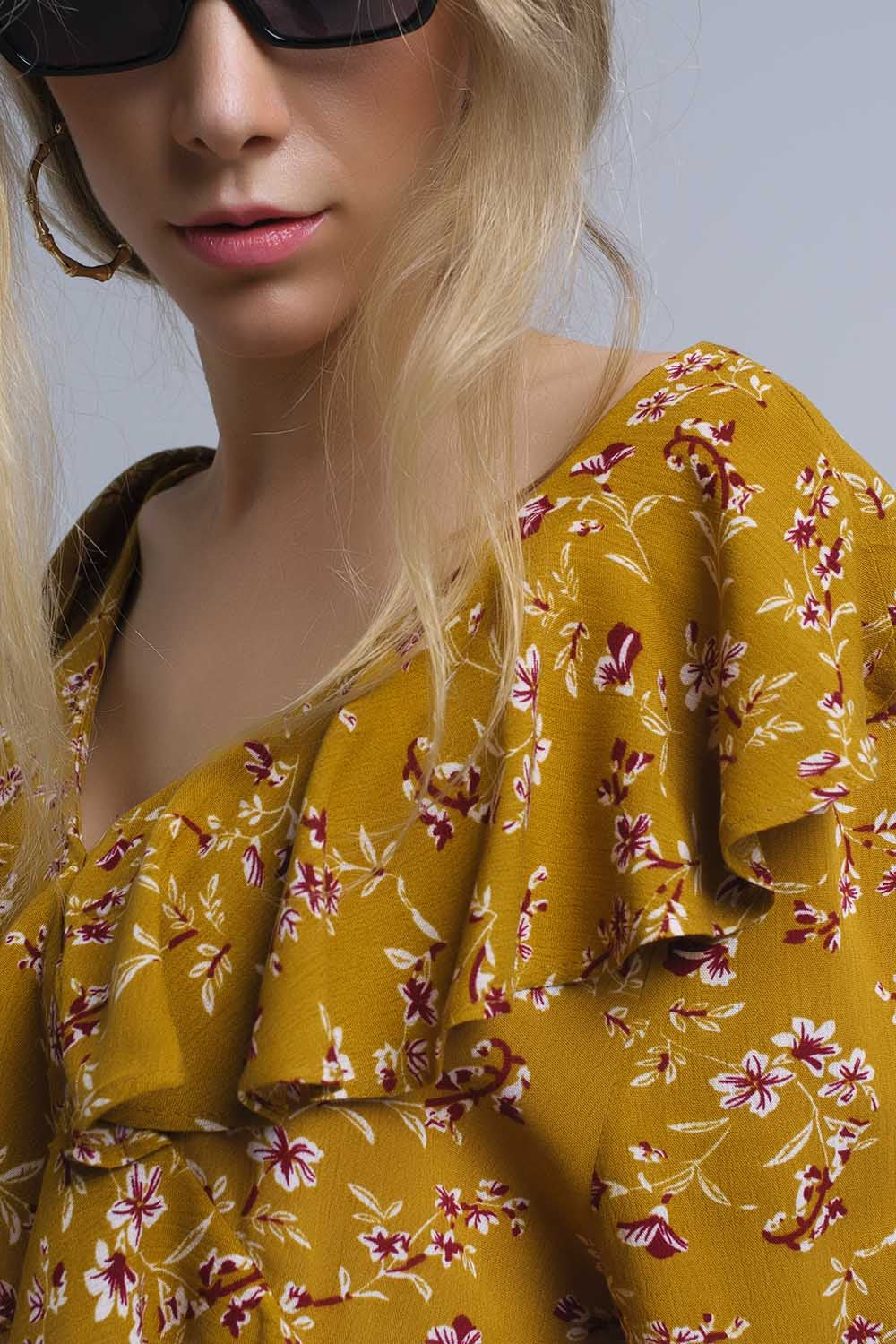 Shirt with crossed ruffles in mustard - Shirts