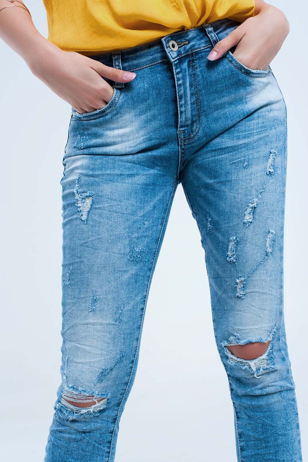 Skinny jeans in mid wash with knee rips - Denim