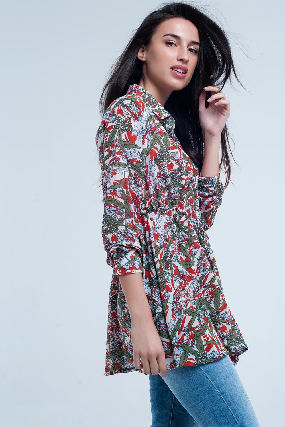 Chemise rouge à imprimé feuilles et fleurs
