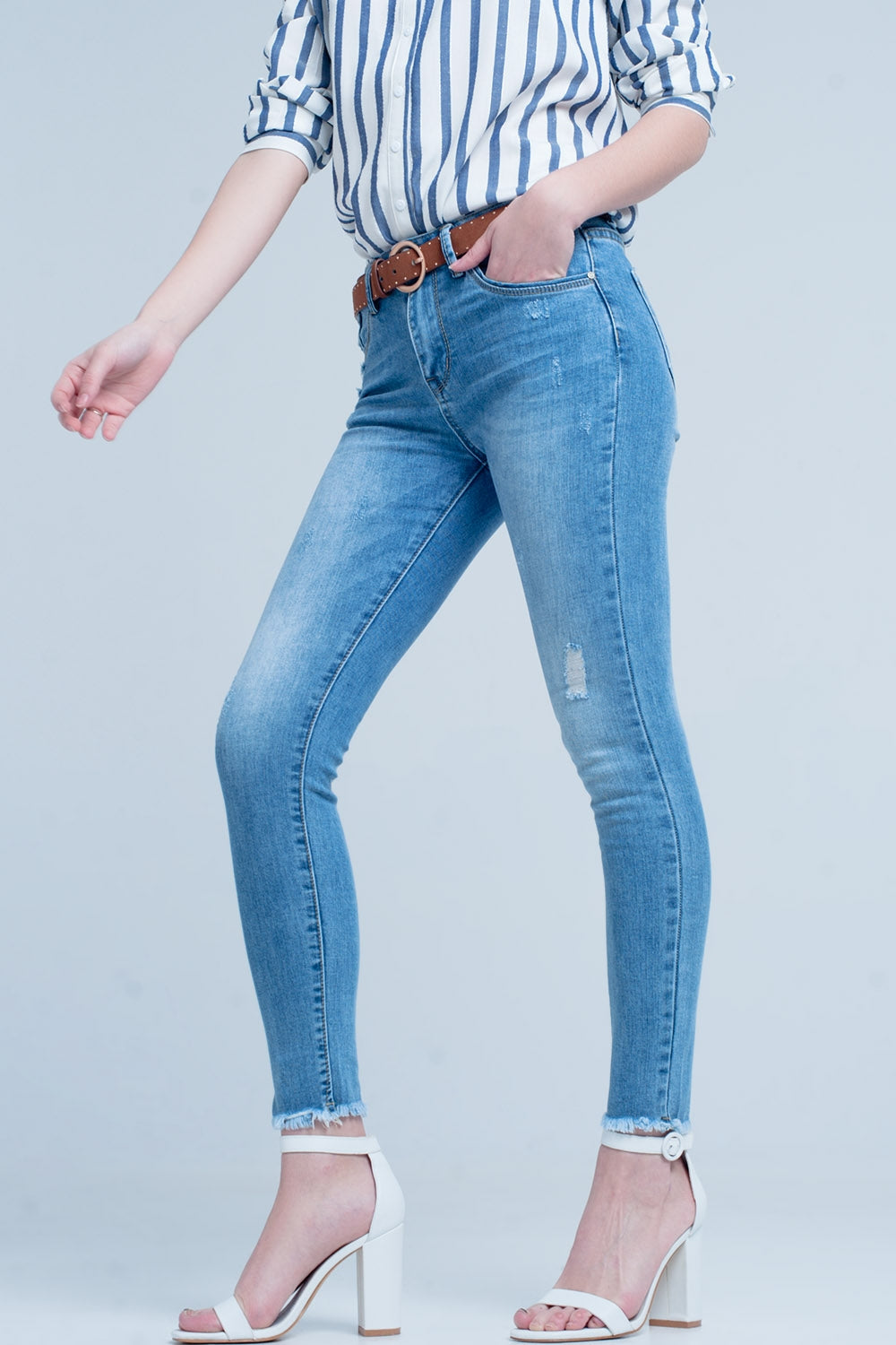 light wash skinny jean in blue - Denim